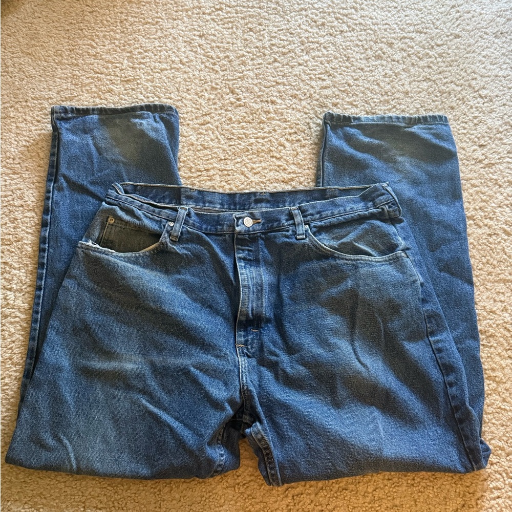 Wrangler Men's Relaxed Fit Blue Jeans
